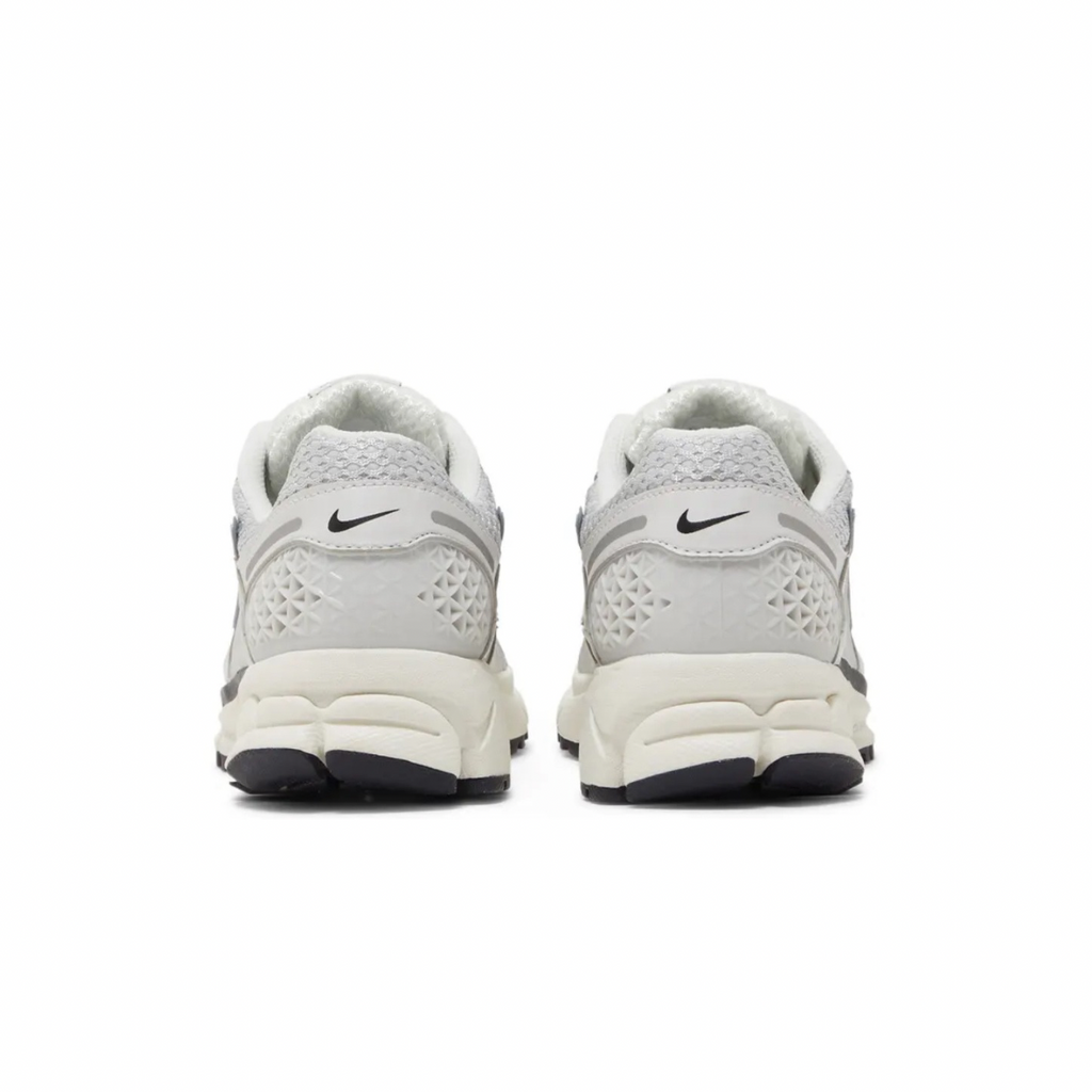 Air Zoom Vomero 5 'Photon Dust Metallic Silver'