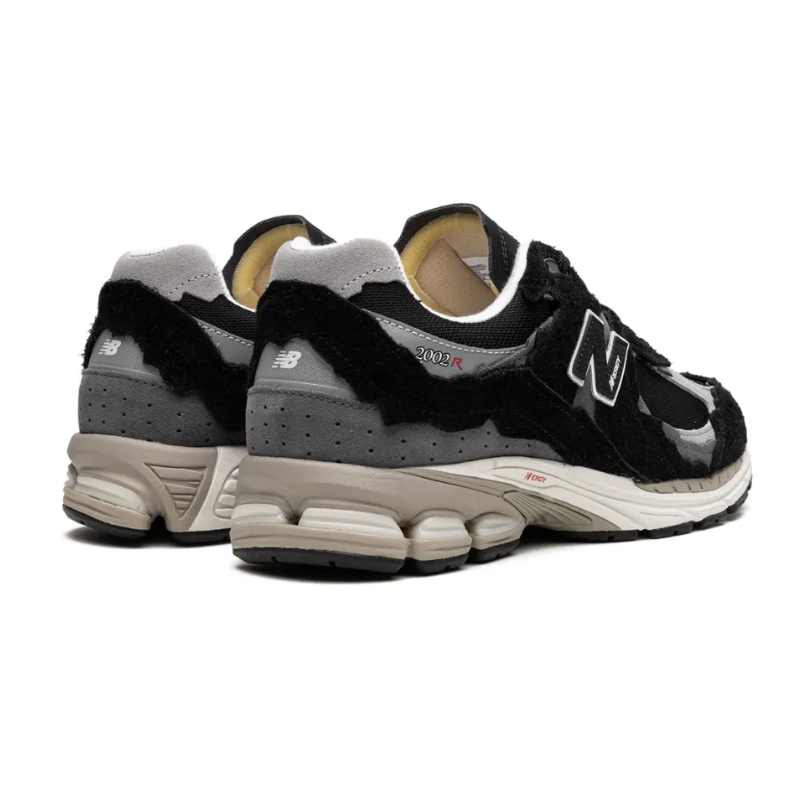New Balance 2002R Protection – Pack Black Grey